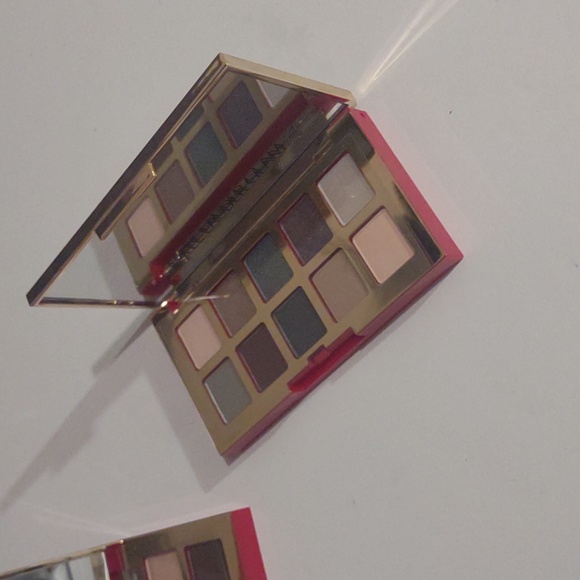 Estée Lauder Eyeshadow bundle of Palettes, 5 brushes, 2 lipsticks & nail polish - Picture 12 of 16